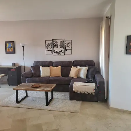 Lovely Penthouse On The Beach, Amazing Views Daire *